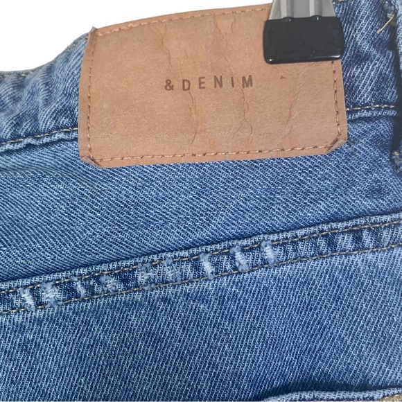 H&M &Denim Women’s Distressed Denim Button Fly Jeans Light Blue Wash Size 4 - Picture 9 of 16